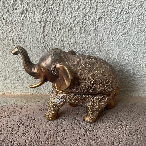 Heavy Decorative Sankyo Ornamental Elephant Music Box - Picture 3 of 13